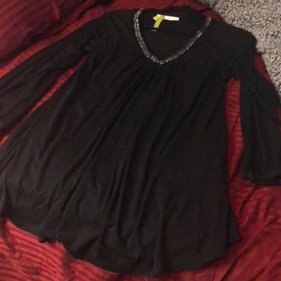 A PEA IN THE POD embellished maternity top shirt - Picture 3 of 10